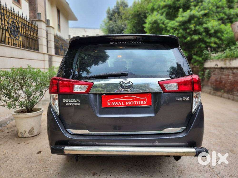 Toyota Innova Crysta 2.4 V 8 Str, 2016, Diesel