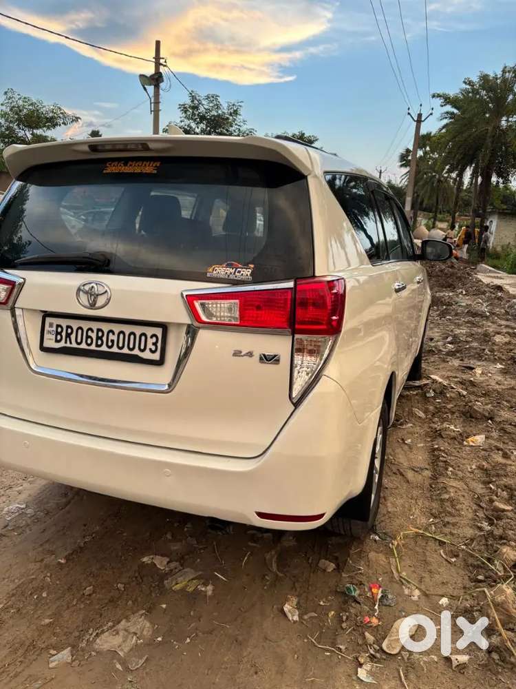 Toyota Innova Crysta 2017 Available