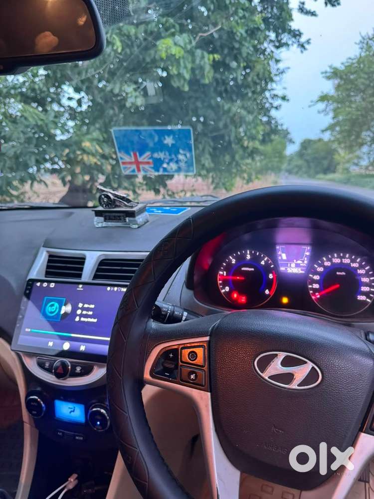 Hyundai Fluidic Verna 2011