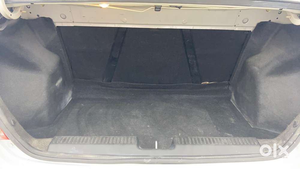 Maruti Suzuki Swift Dzire Amt Vxi, 2019, Petrol