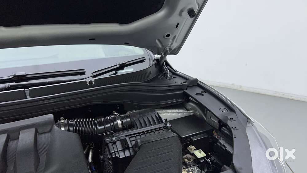 Mahindra Xuv700 2.0 Ax 7 Petrol Mt Str, 2022, Petrol