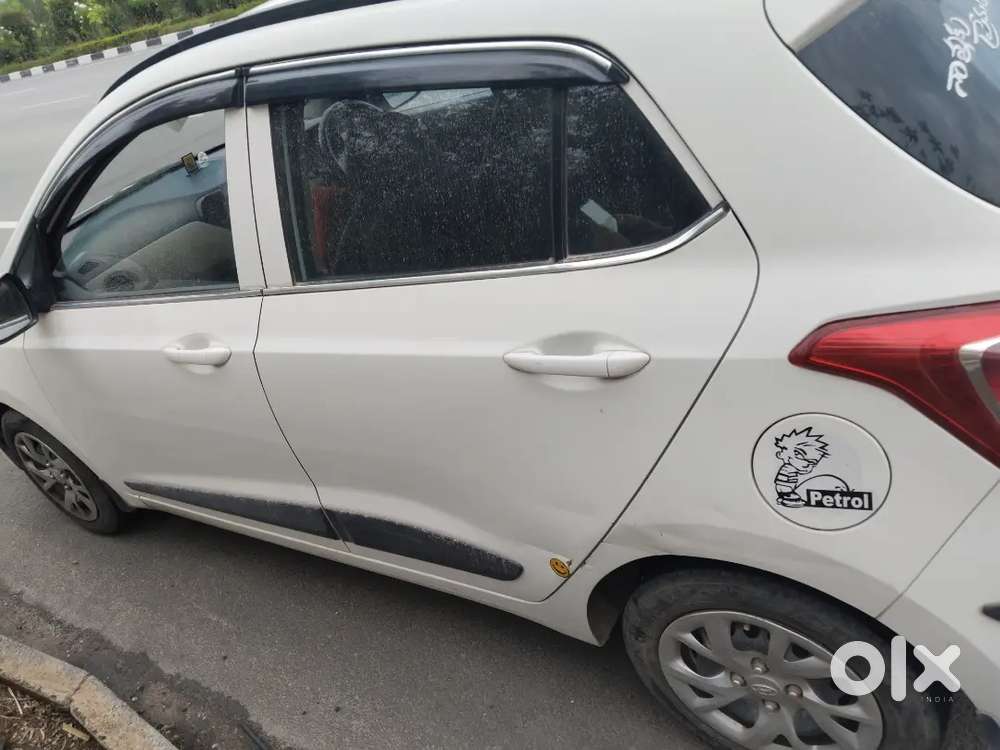 Hyundai Grand I10 2017 Petrol 60000 Km Driven