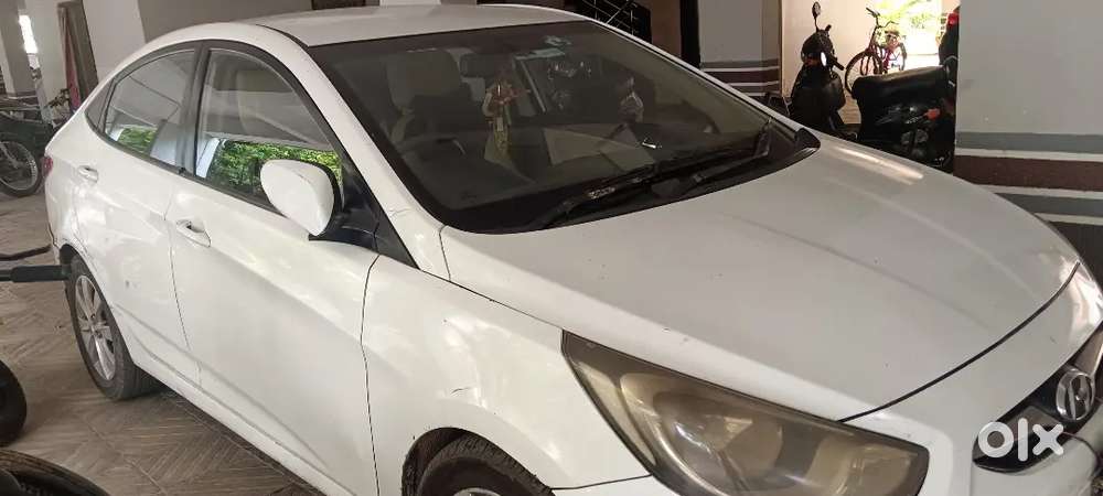 Hyundai Verna 2011