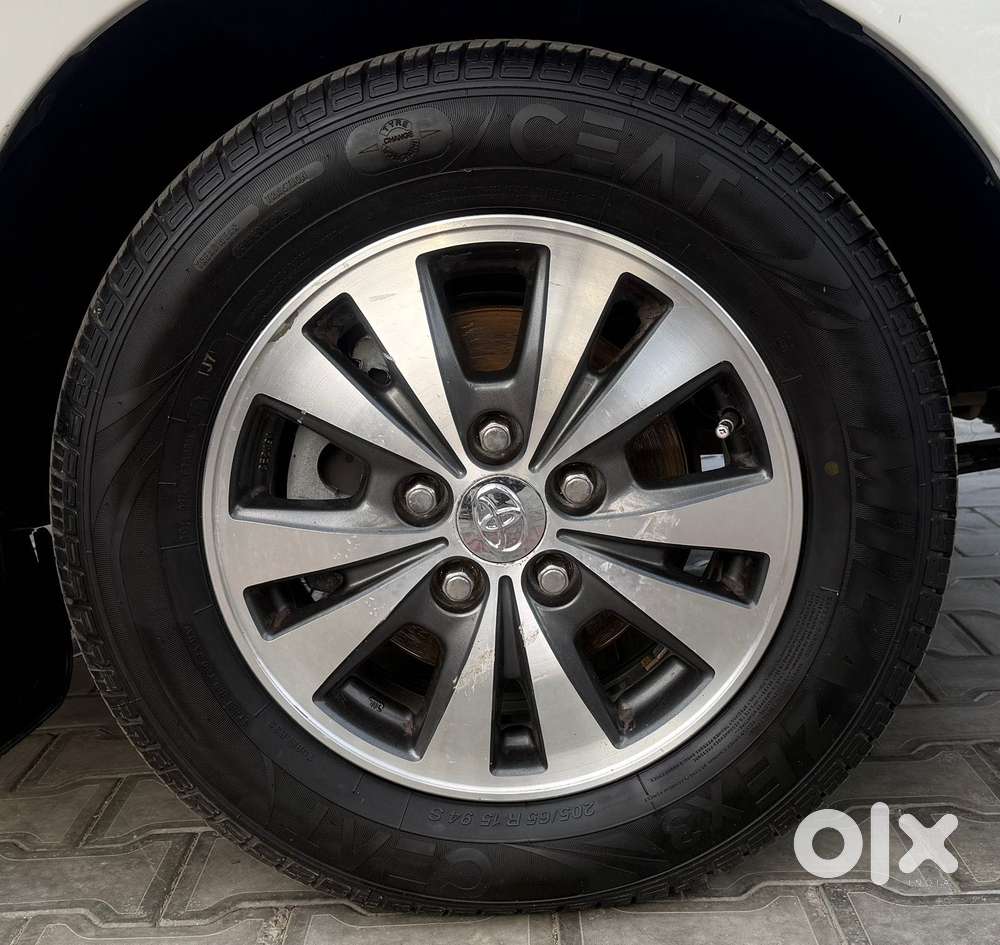 Toyota Innova 2009-2011 2.5 E 7 Str, 2016, Diesel