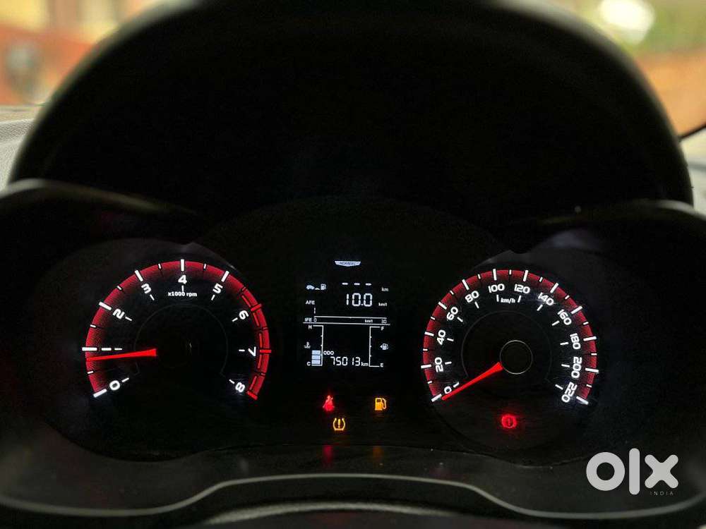 Mahindra Xuv300 W4, 2023, Petrol