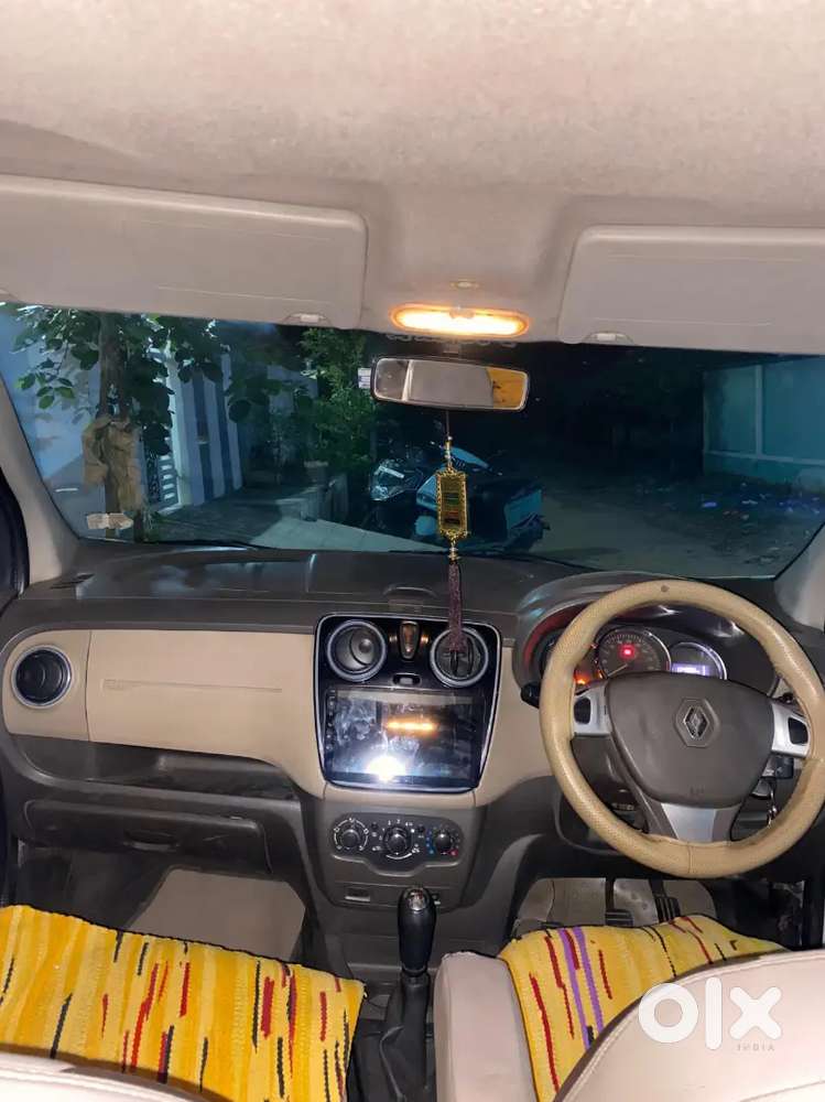 Renault Lodgy 8 Seater