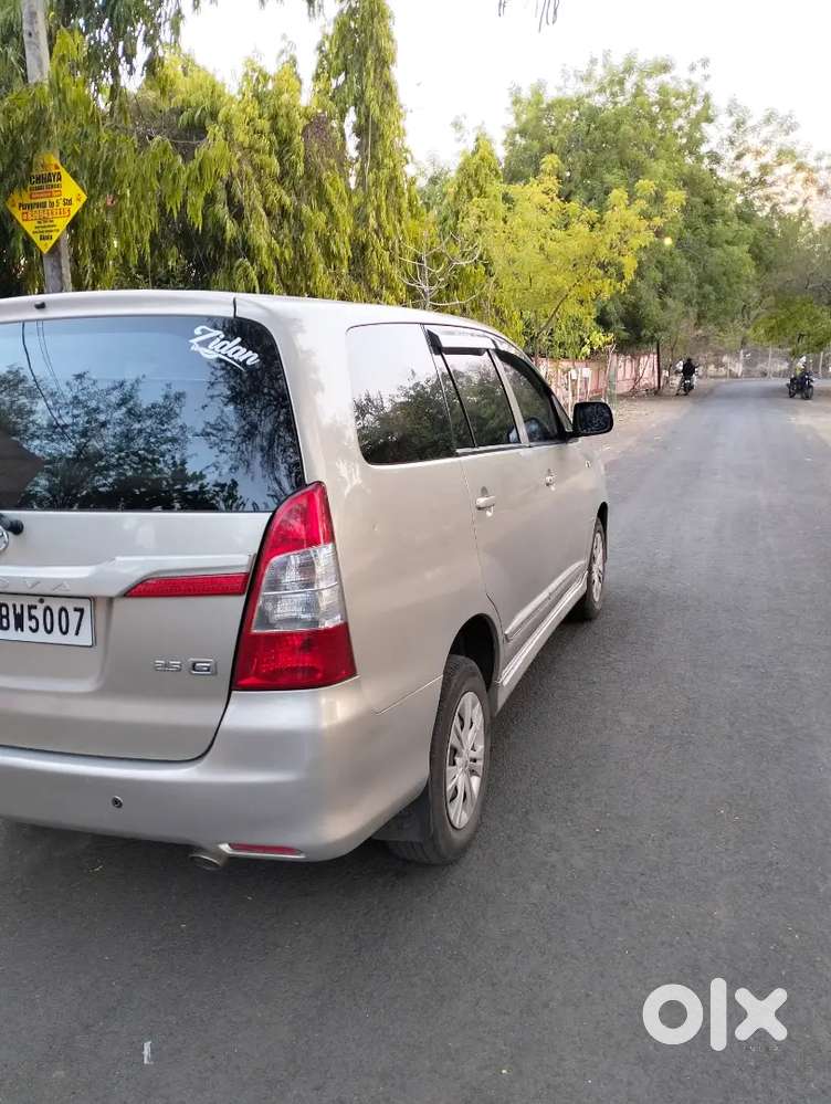 Toyota Innova 2.5 G 7 Seater Manual 2015
