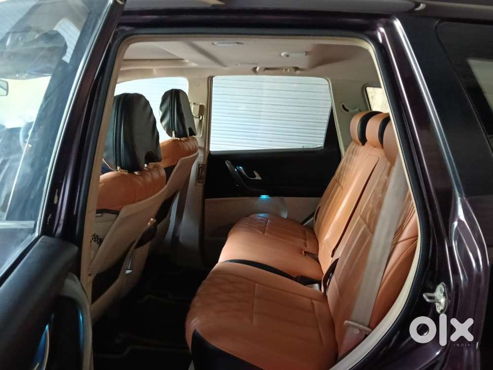 Mahindra Xuv500 W10