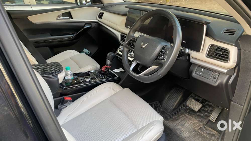 Mahindra Xuv700 Petrol 2023