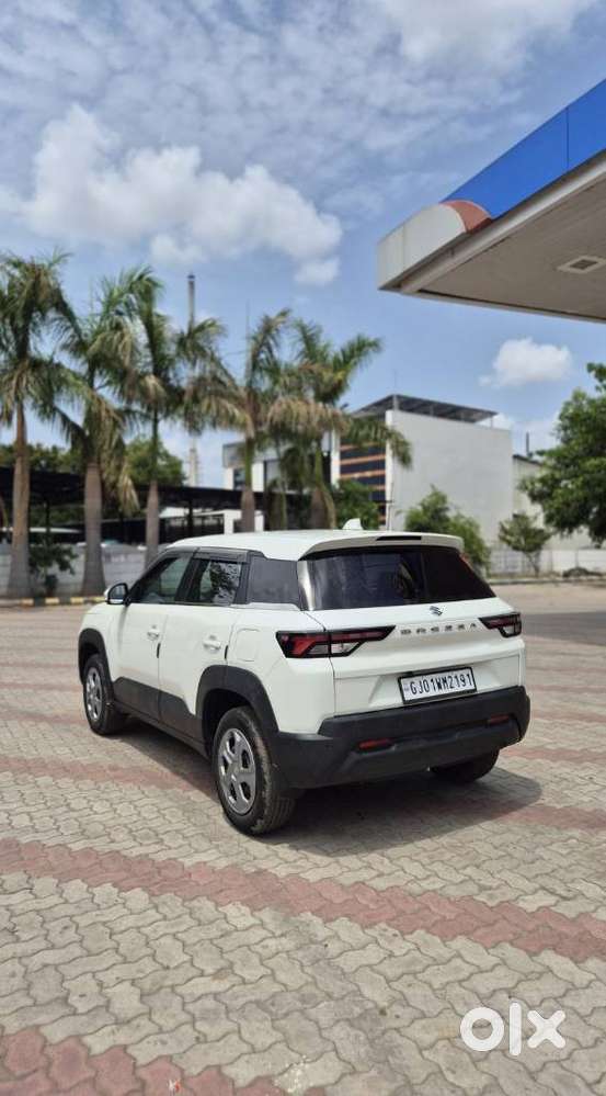 Maruti Suzuki Brezza 1.5 Lxi Smart Hybrid, 2023, Petrol