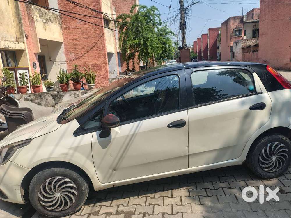 Punto Petrol + Cng Fit