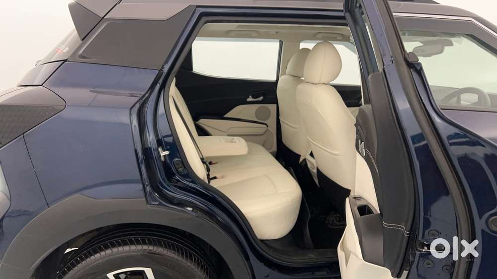 Mahindra Xuv 3xo Ax7l 1.2 Petrol At (pg), 2025, Petrol