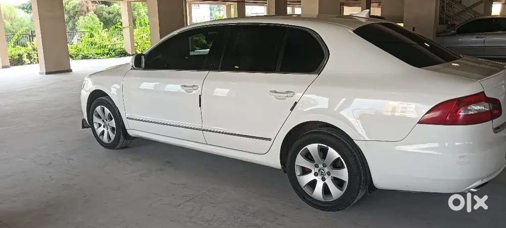 Skoda Superb Elegance 2012