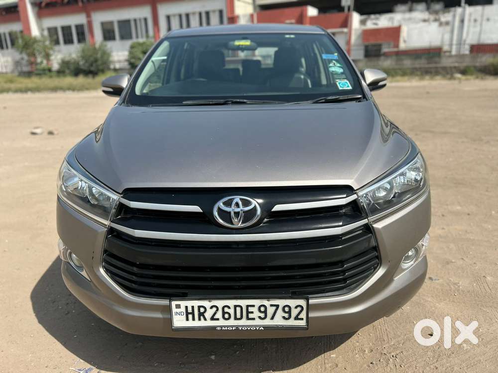 Toyota Innova Crysta 2.4 Gx Mt 8s, 2017, Petrol