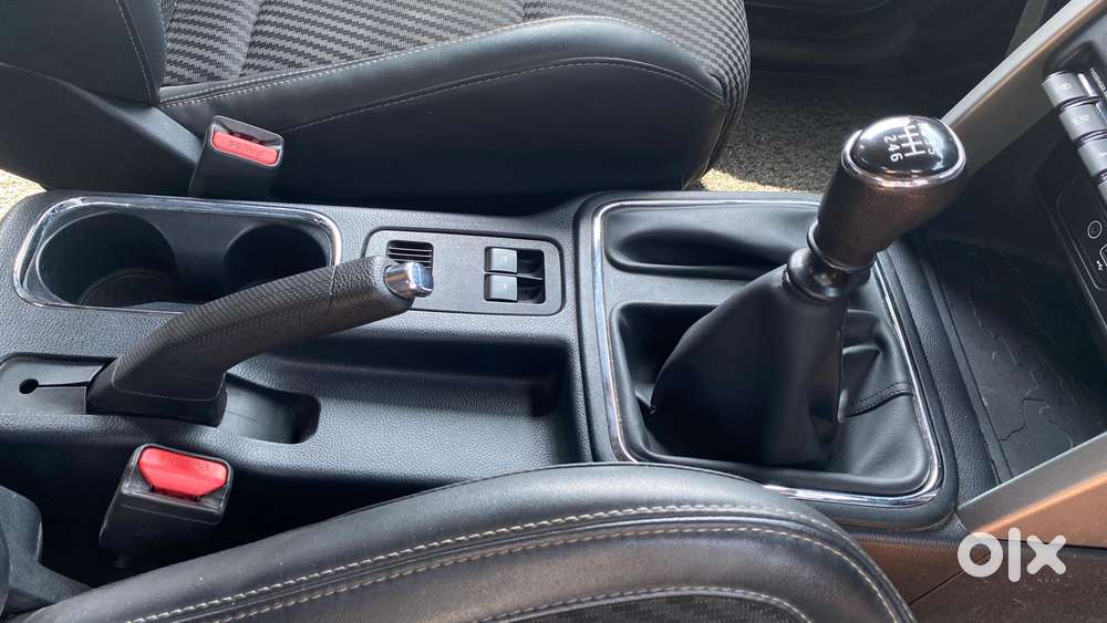 Mahindra Thar Lx Hard Top Petrol Mt 4wd, 2022, Petrol