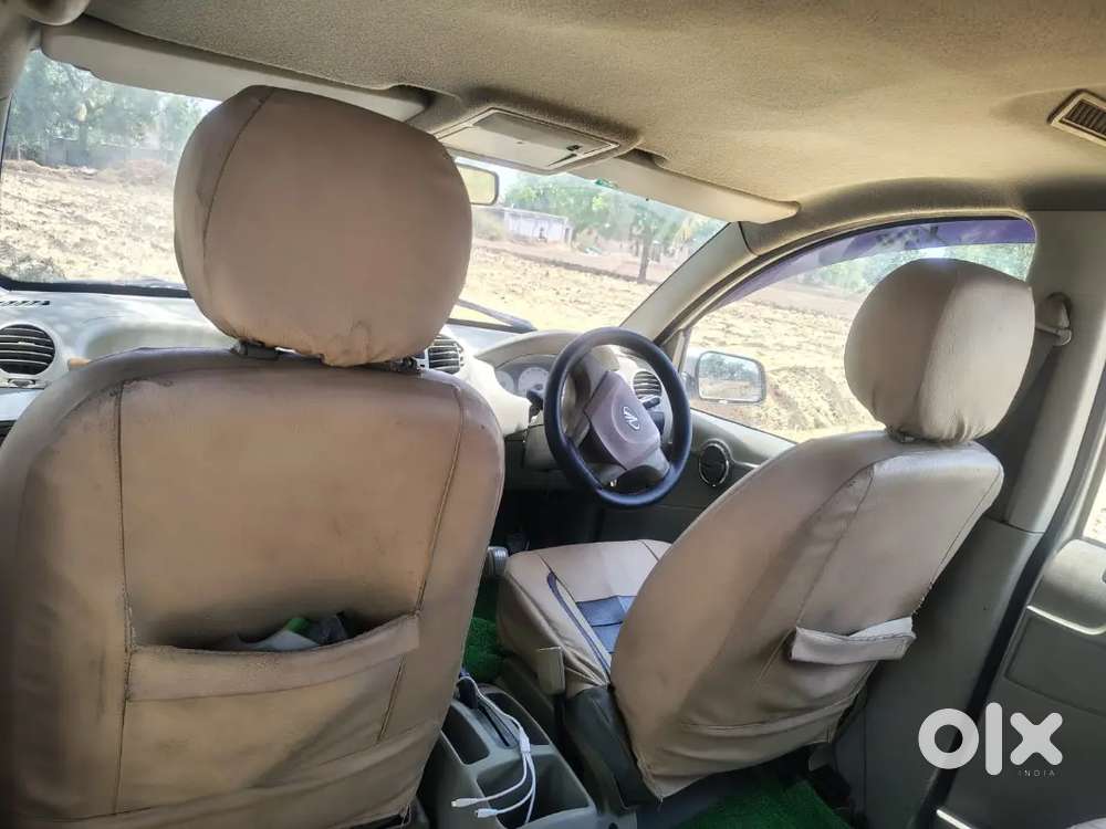 Mahindra Xylo 2011