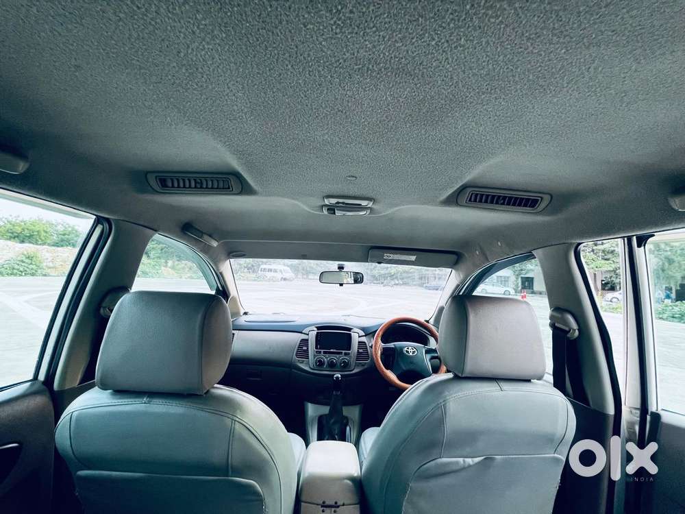 Toyota Innova 2.5 G (diesel) 8 Seater Bs Iv, 2016, Diesel