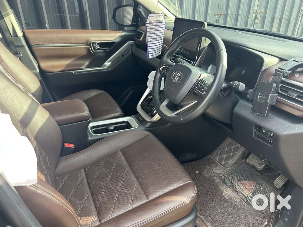 Toyota Innova Hycross 2.0 Zx (o) Hybrid 7 Str, 2023, Petrol