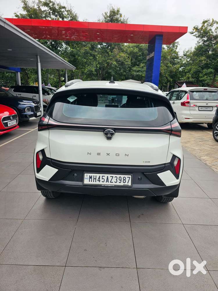 Tata Nexon Pure 1.2 Revotron Petrol 6 Mt, 2025, Cng & Hybrids