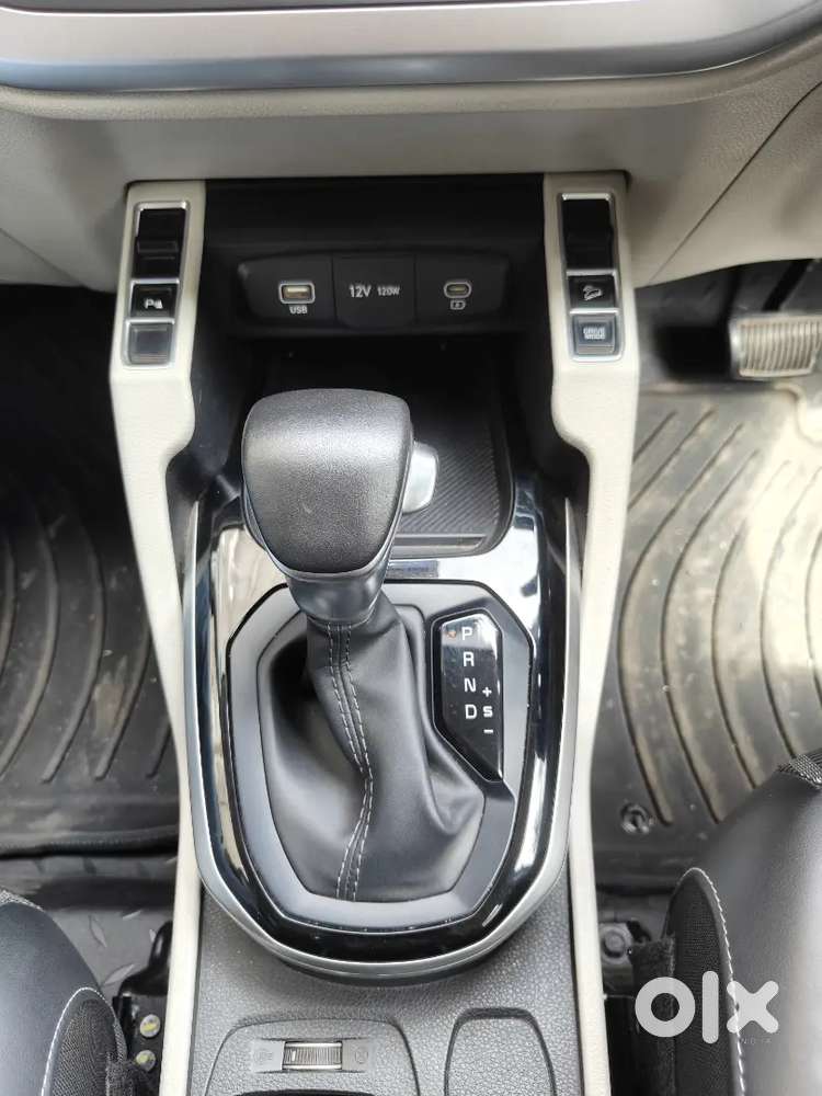 Kia Carens Prestige Plus
