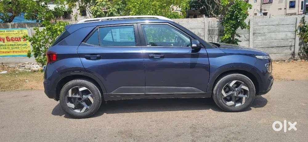 Hyundai Venue 2019 Diesel 119000 Km Driven Only Genuine Buyers,