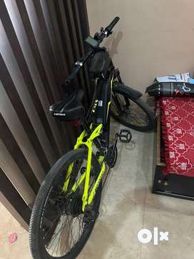 Used battery top cycle in olx