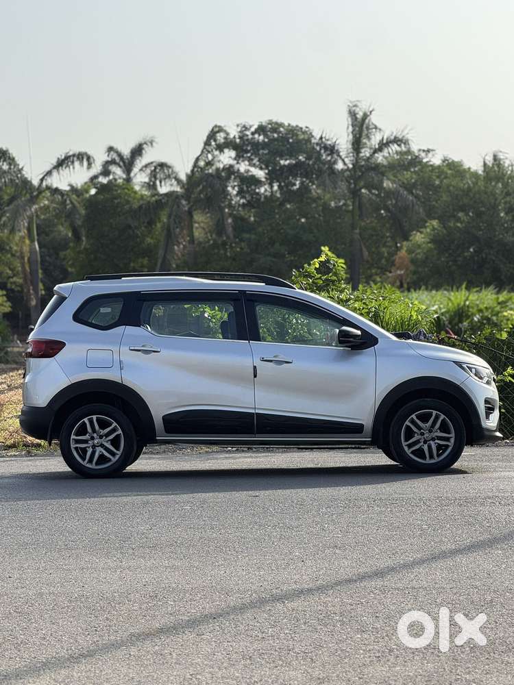 Renault Triber Rxz, 2022, Petrol