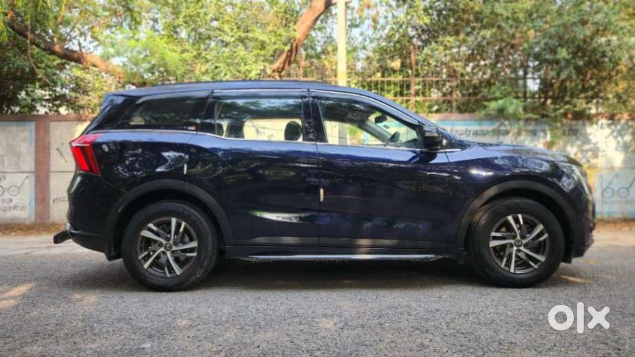 Mahindra Xuv700 2.0 Ax 5 Petrol At Str, 2022, Petrol