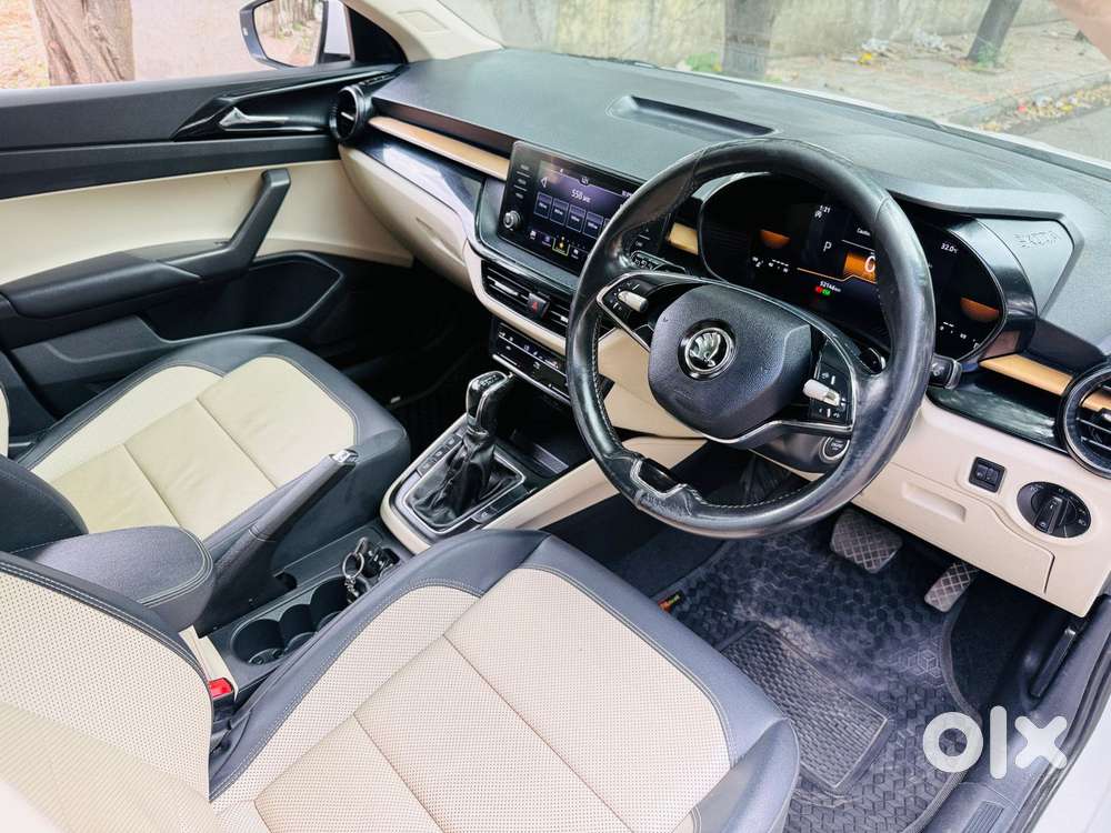 Skoda Slavia Style 1.0l Tsi At, 2023, Petrol