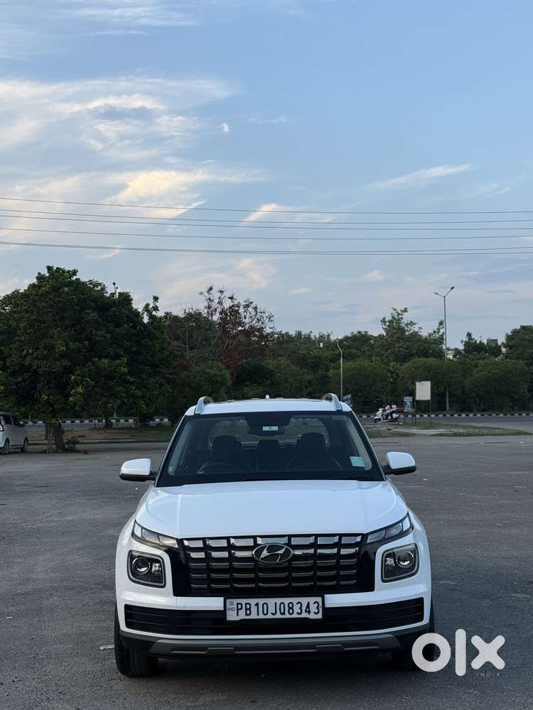 Hyundai Venue Sx Mt, 2024, Petrol
