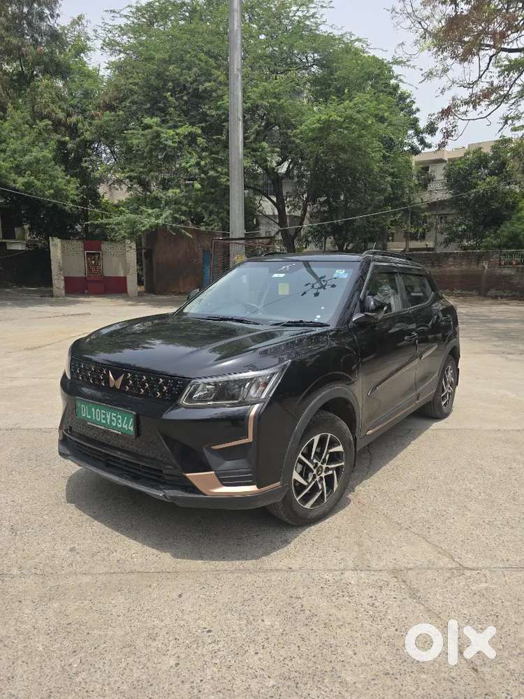 Xuv 400 Ev Black Colour