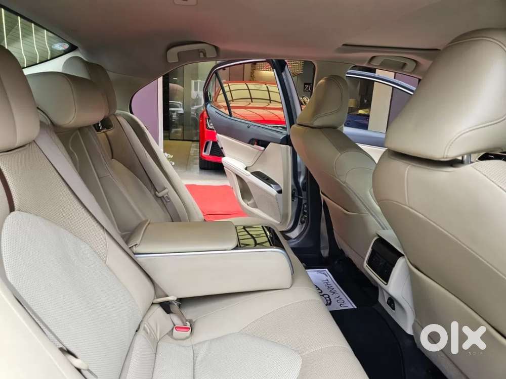 Toyota Camry Hybrid, 2022, Petrol