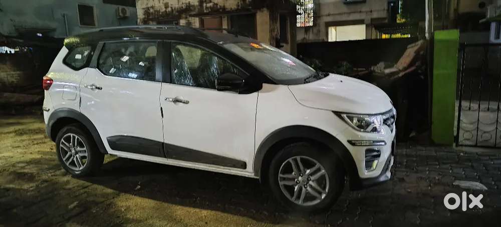 Renault Triber Amt Rxz 2023 Urgent