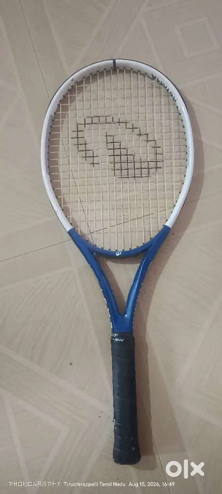 Tennis bat