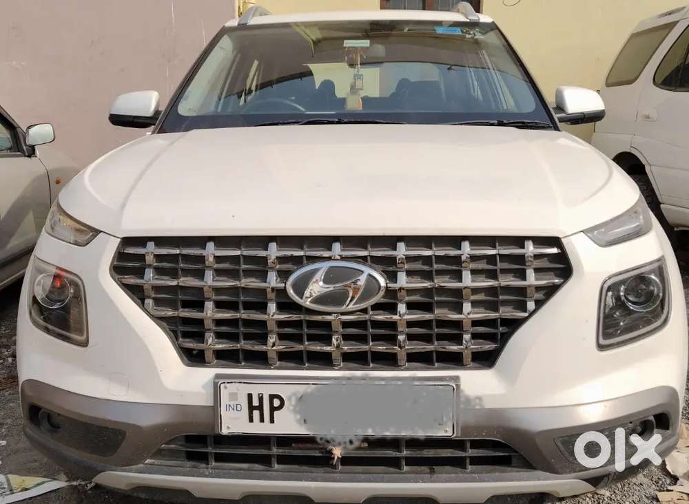 Hyundai Venue 2022 Petrol Well Maintained