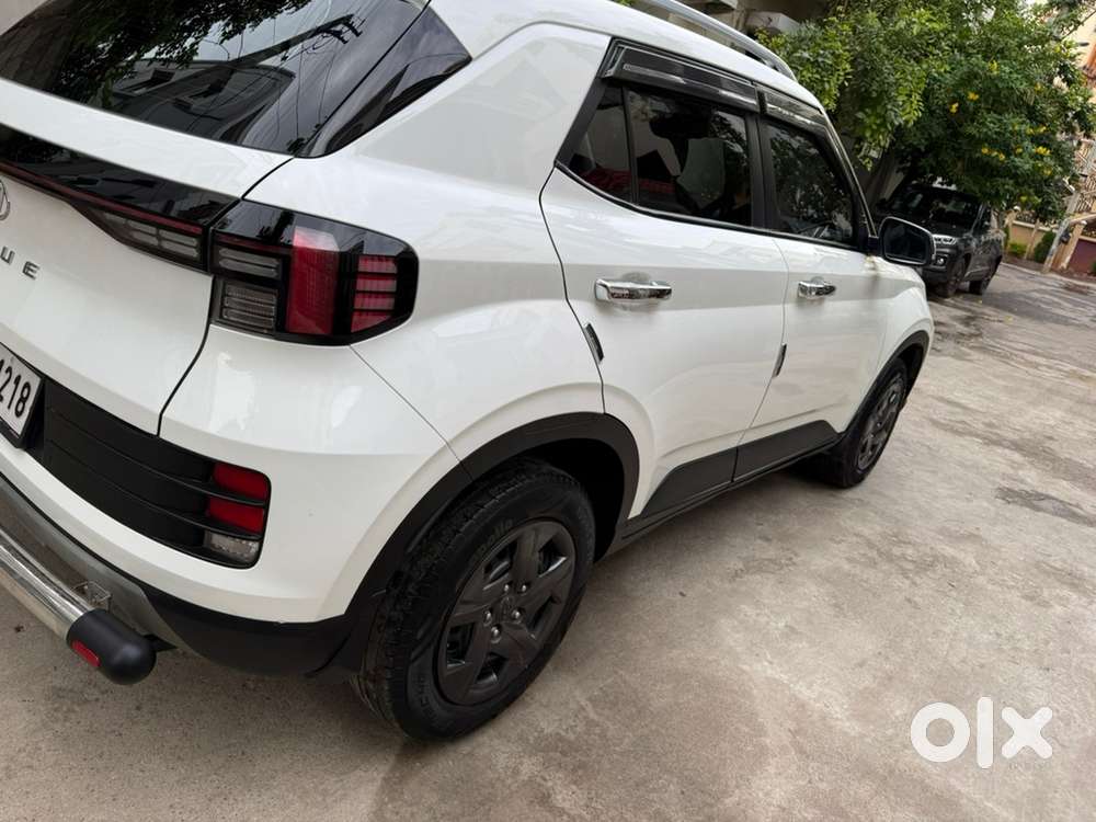 Hyundai Venue Petrol 2023