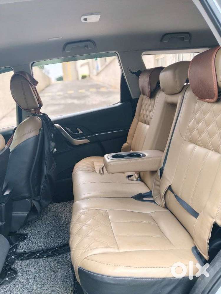 Mahindra Xuv500 W7, 2019