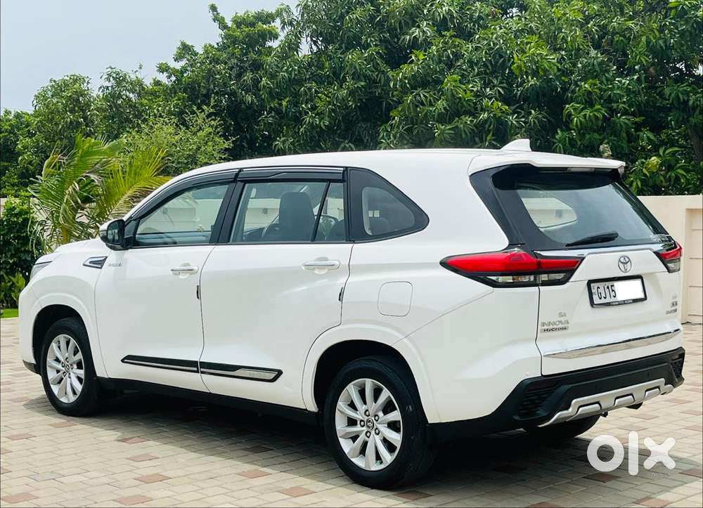 Toyota Innova Hycross 2.0 Vx (o) Hybrid 7 Str, 2023, Petrol