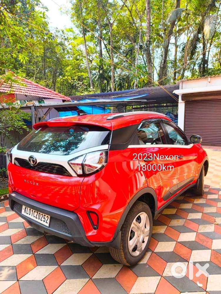Tata Nexon 1.2 Revotron Xm (s), 2023, Petrol