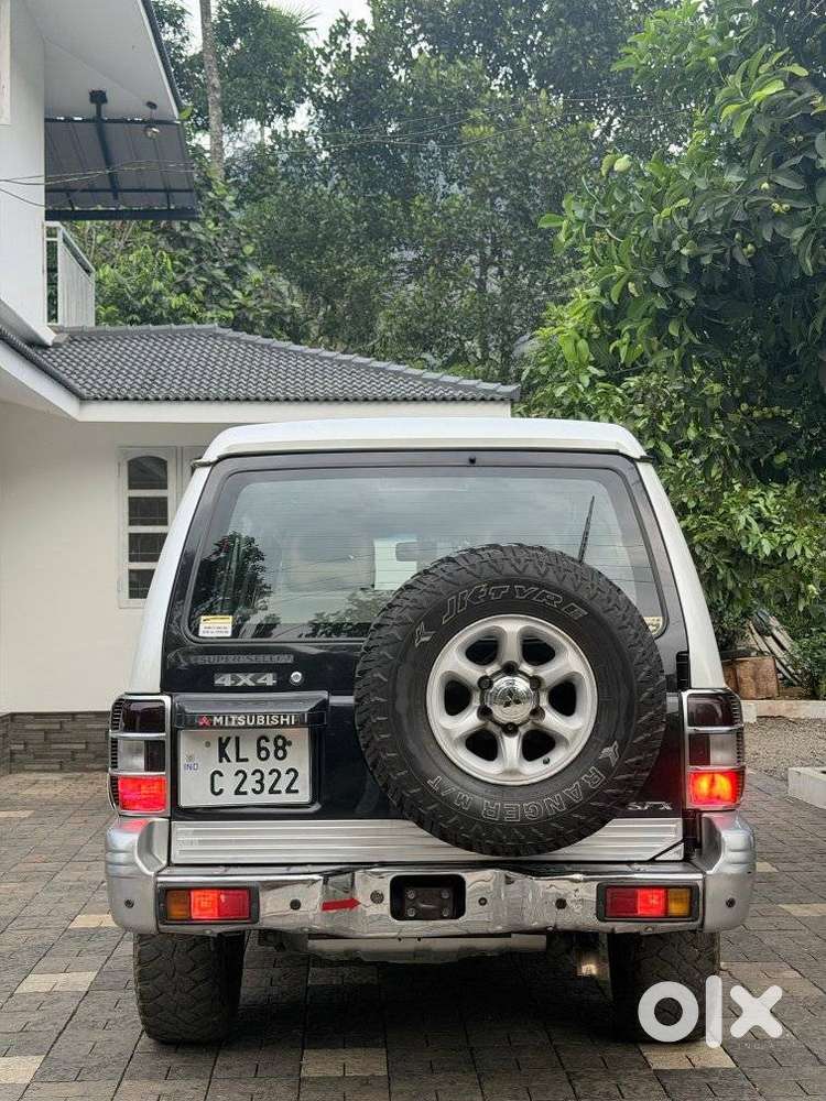 Mitsubishi Pajero 2002-2012 2.8 Sfx Bsiv Dual Tone, 2010, Diesel