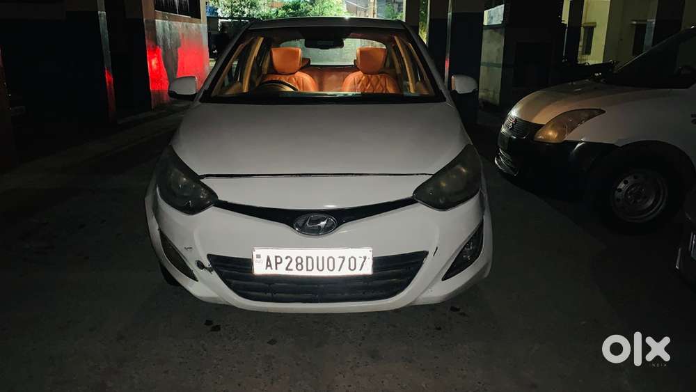 Hyundai I20 Sportz Petrol 2013