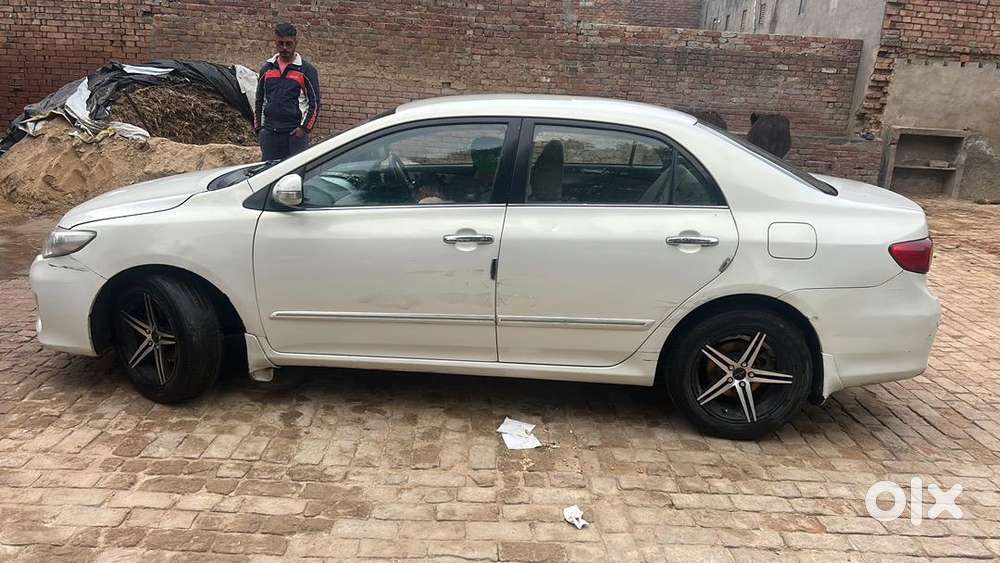 Toyota Corolla Altis 2011 Diesel 230000 Km Driven