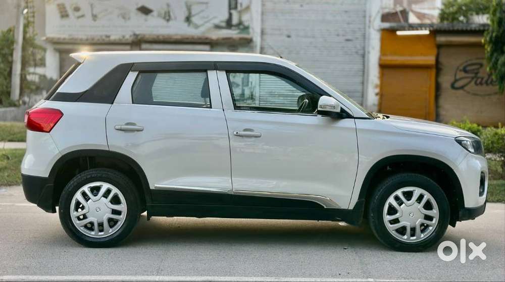 Maruti Suzuki Brezza 1.5 Lxi Smart Hybrid, 2022, Petrol