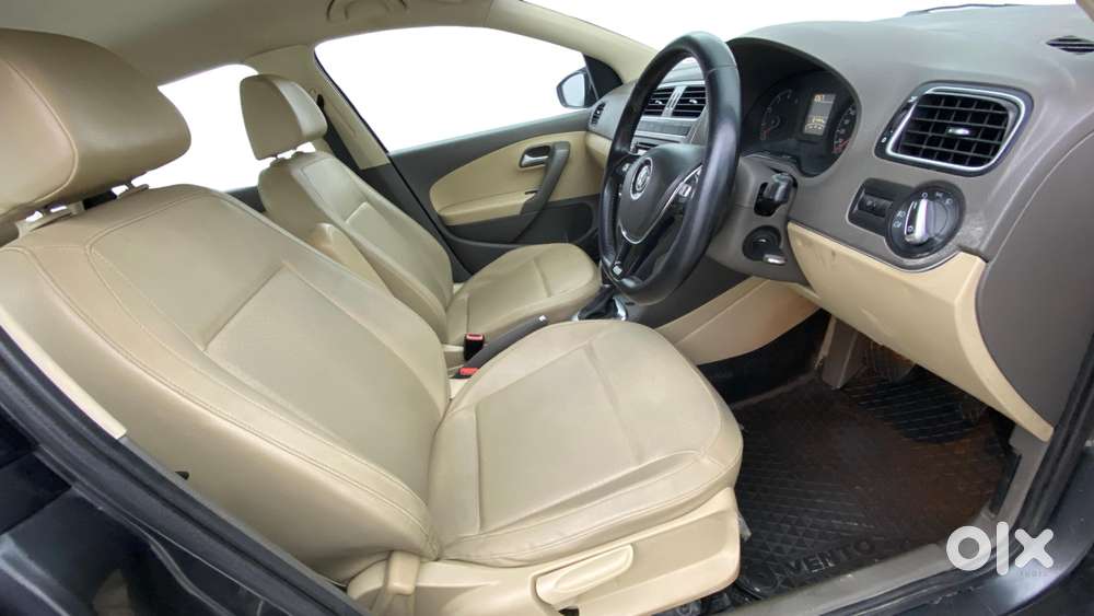 Volkswagen Vento 1.2 Highline Plus At 16 Alloy, 2016, Petrol