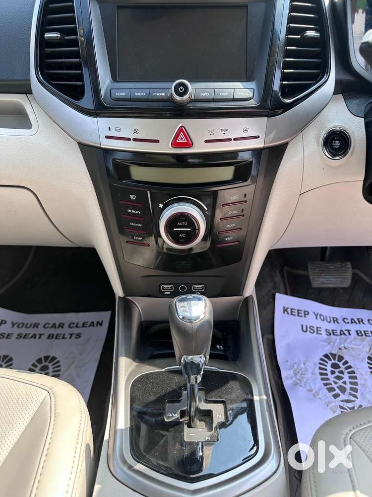 Mahindra Xuv300 W8 (o) 1.5 Diesel Amt, 2023, Diesel