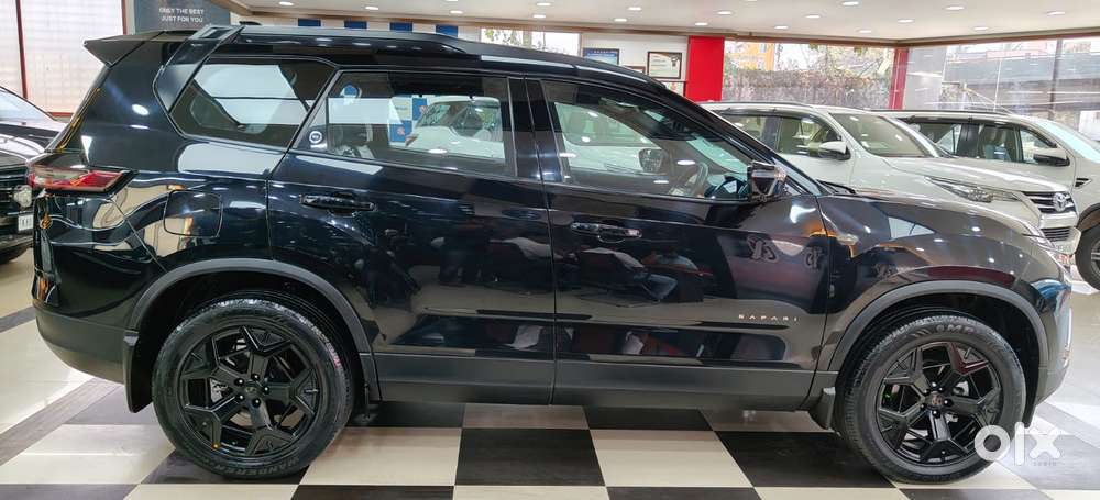 Tata Safari Accomplished Plus Dark Edition, 2024, Diesel