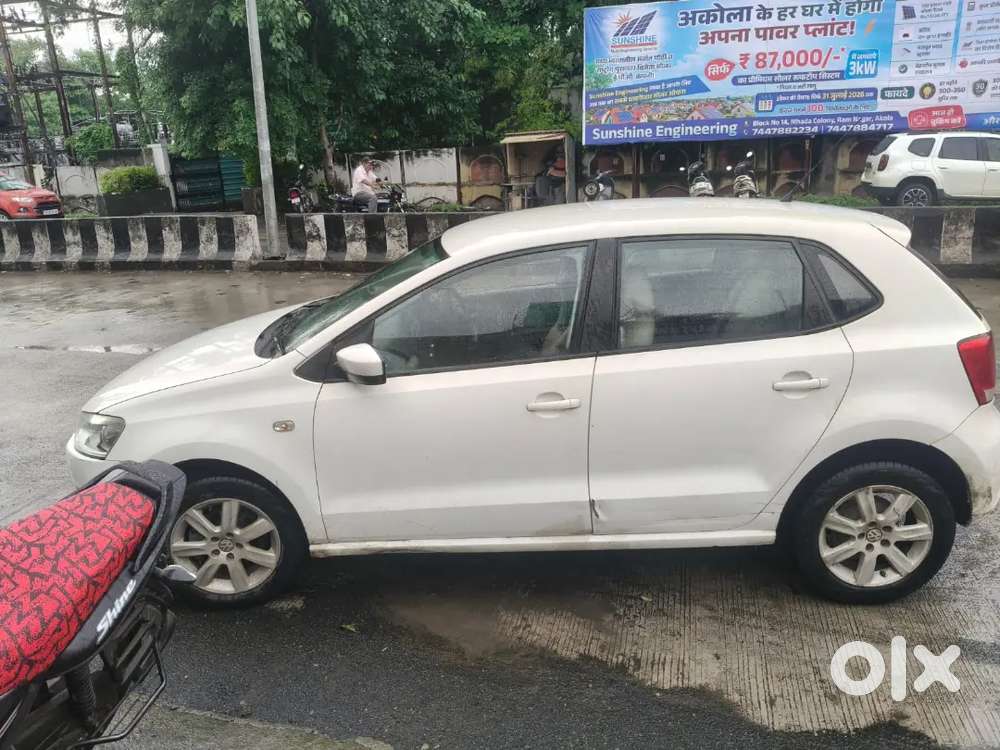 Volkswagen Polo Petrol 2011 Year