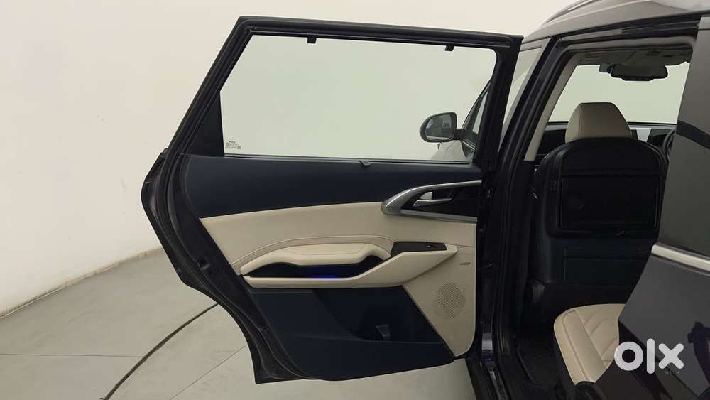 Kia Carens 1.5 Luxury Plus Diesel At 7 Str, 2023, Diesel