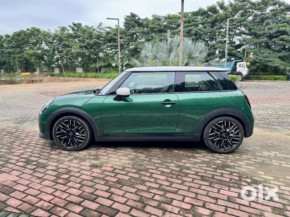 Mini Cooper S Favoured Pack 2025