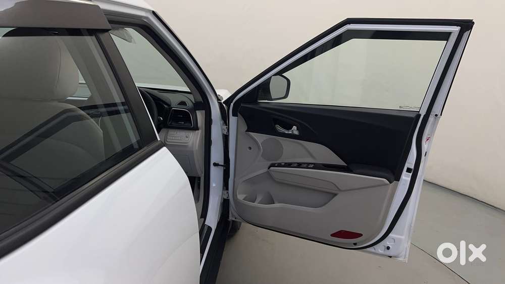 Mahindra Xuv300 W8 Option, 2024, Petrol